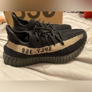 Yeezy Boost 350 V2